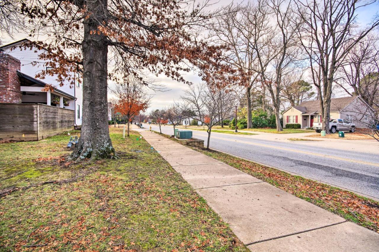 Home Grassy Yard, Walk To Bentonville Square מראה חיצוני תמונה