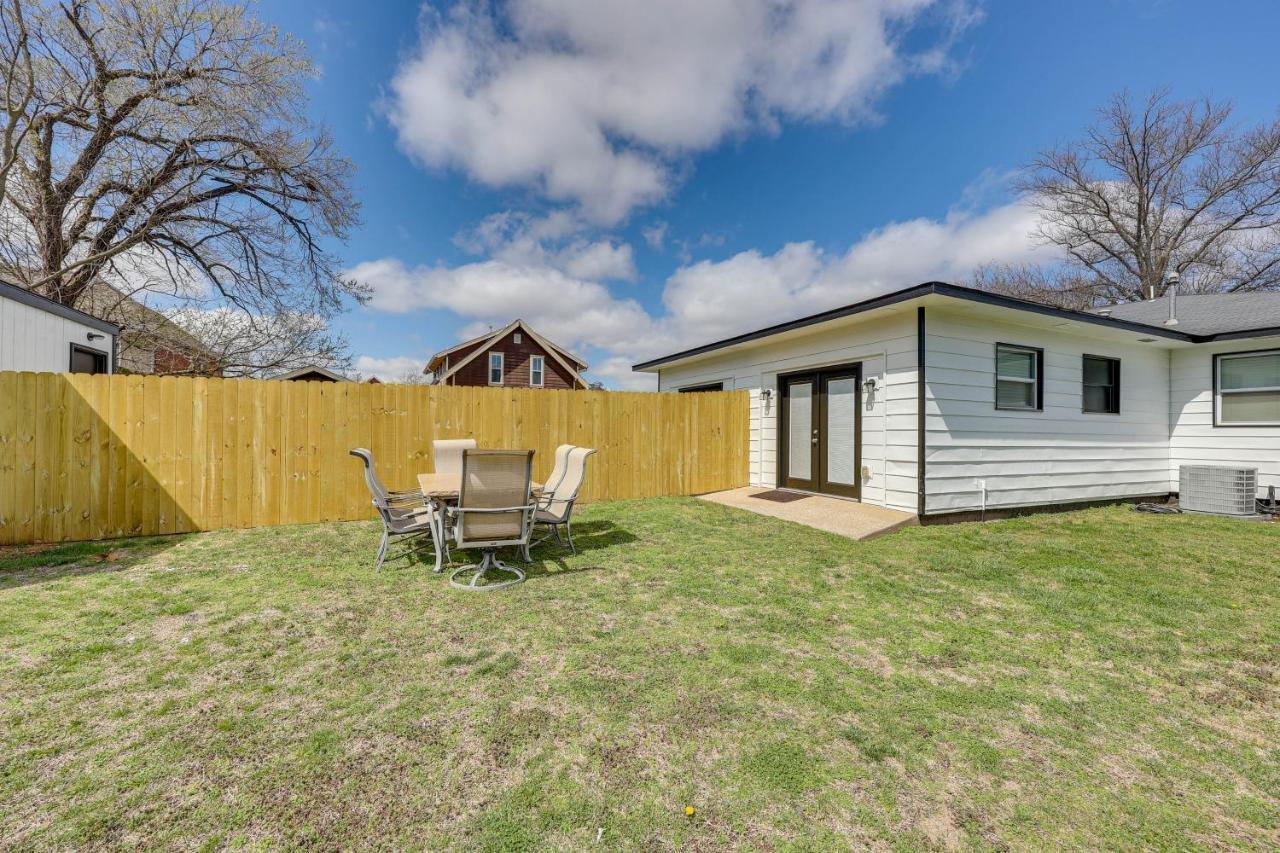 Home Grassy Yard, Walk To Bentonville Square מראה חיצוני תמונה